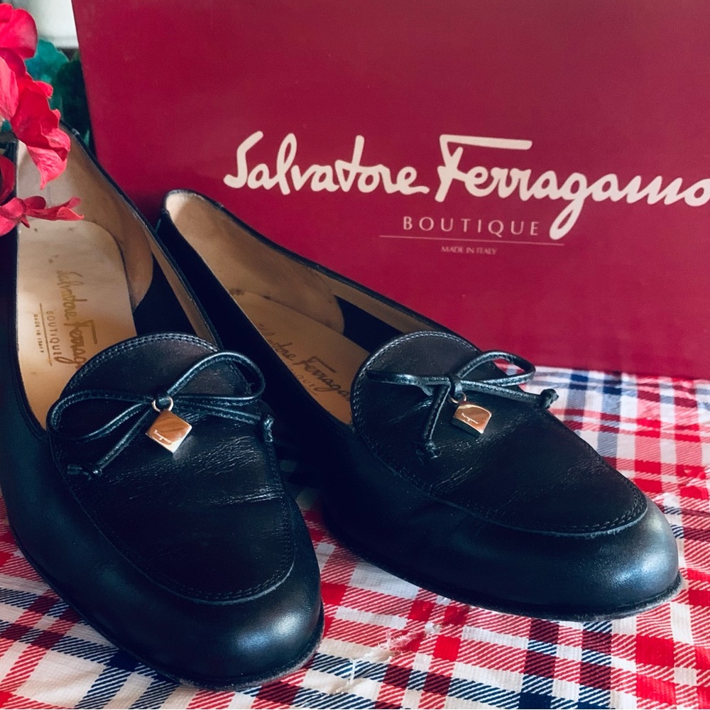 Salvatore Ferragamo Black Leather Flats with Bow Accent